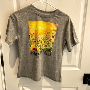 Graphic Tee shirt small Stay Wild, sun flowers gray and yellow, size small